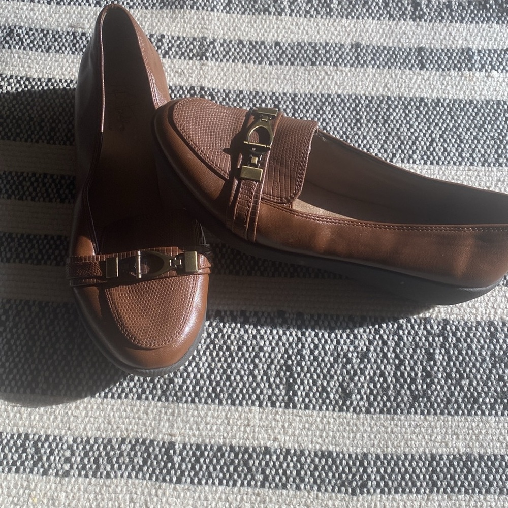 Comfortable Life Stride Womens Merge Size 8M brown Slip On Low Wedge Loafers